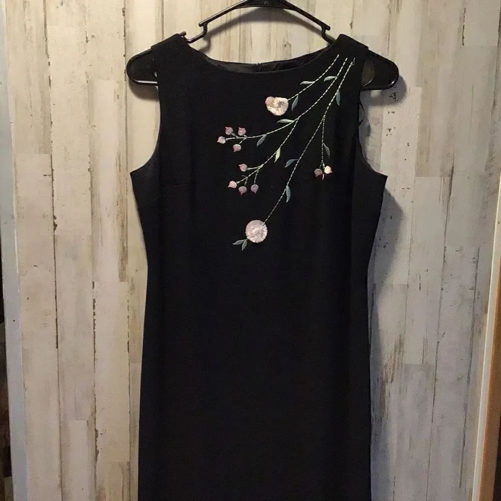 Dress By Molly Malloy, size 8 estate sell item